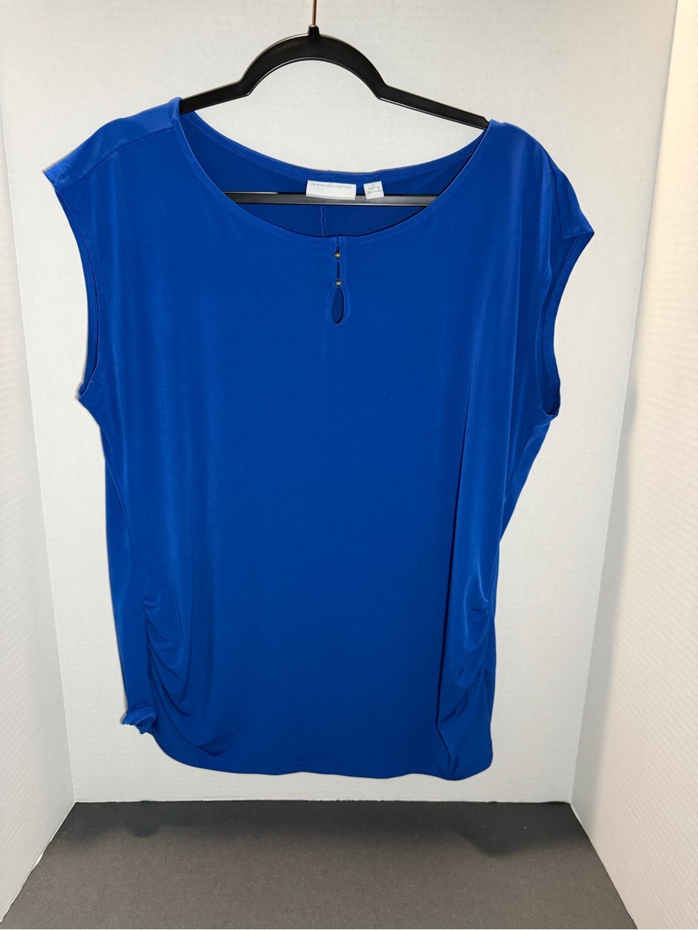 New York & Company Royal Blue Cap Sleeve‎ Keyhole Tank